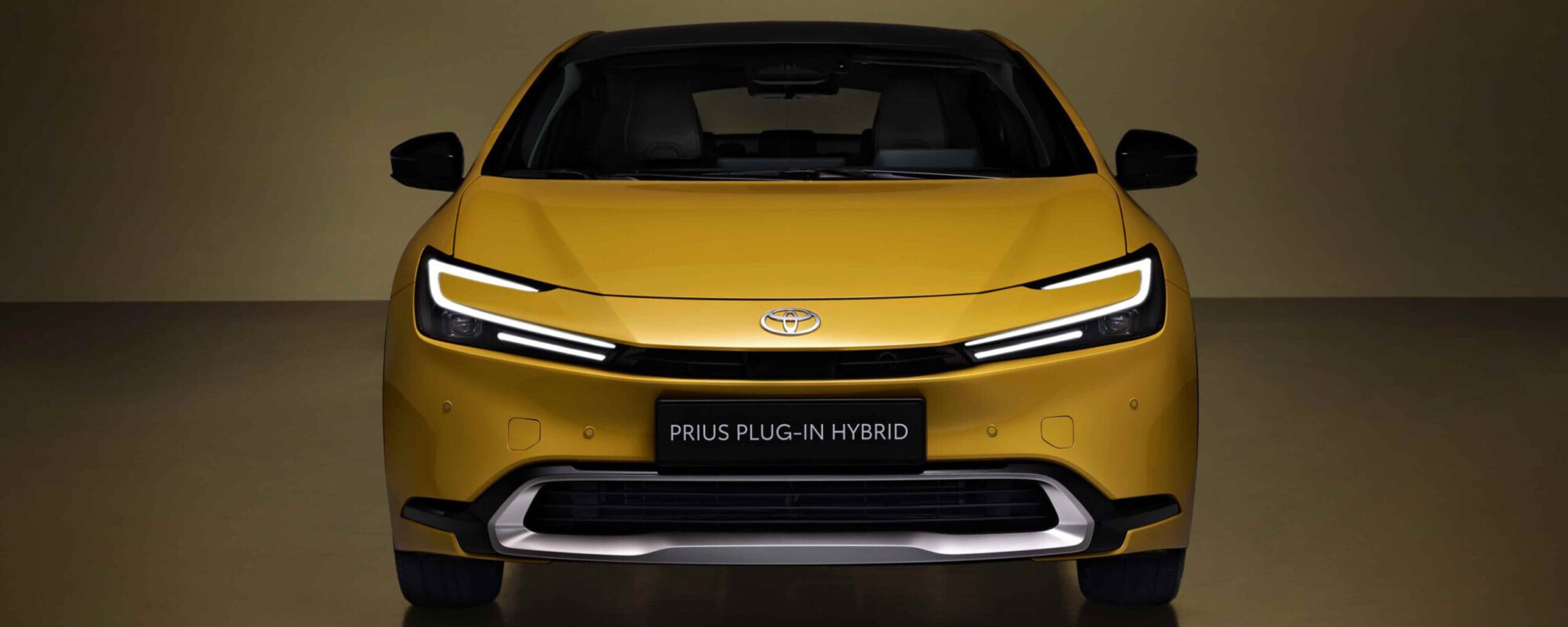 Toyota-start-met-voorverkoop-nieuwe-Prius-Plug-in-Hybrid-2000x800